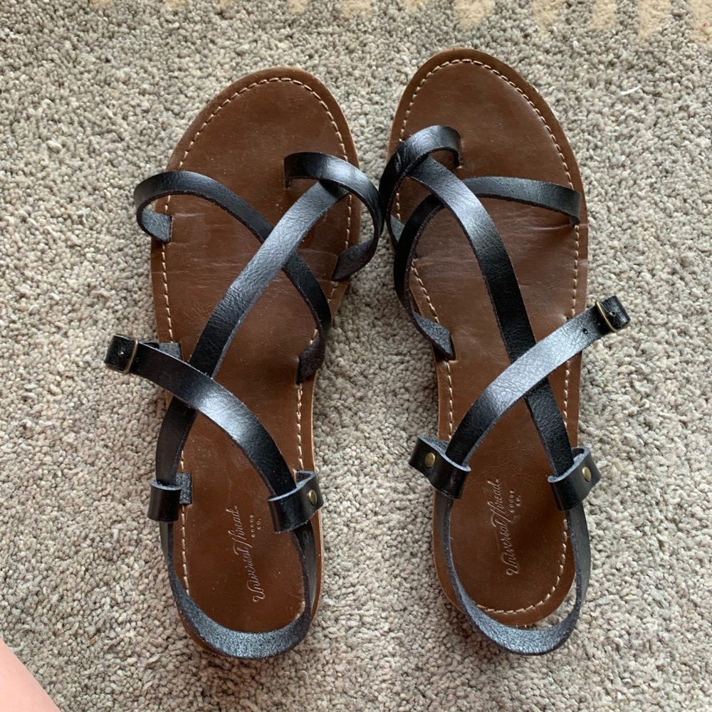 Universal Thread Sandals